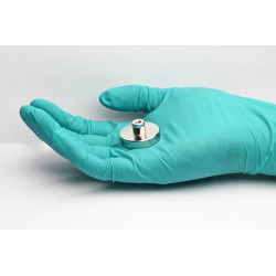 Magnet i hus, diameter 32 mm, med skruehylse M5 - neodymium