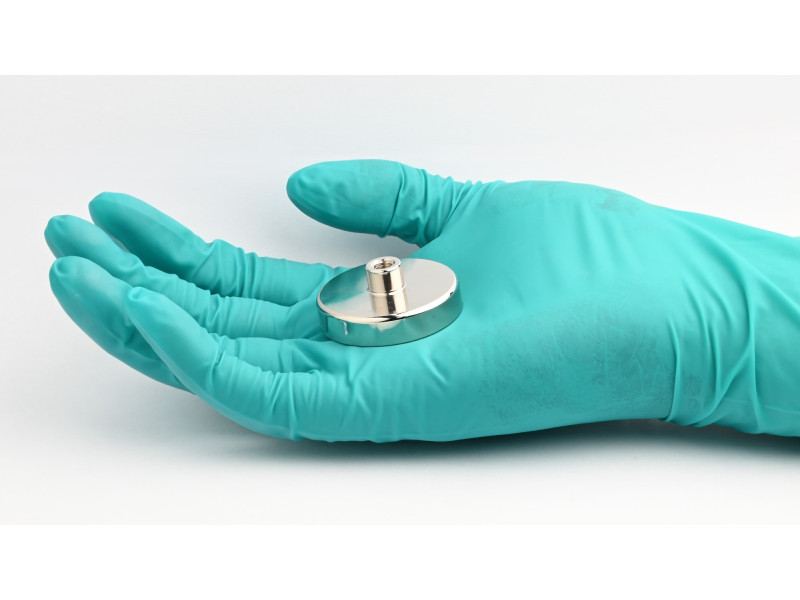 Magnet i hölje, diameter 40 mm, med skruvhylsa M6 - neodymium