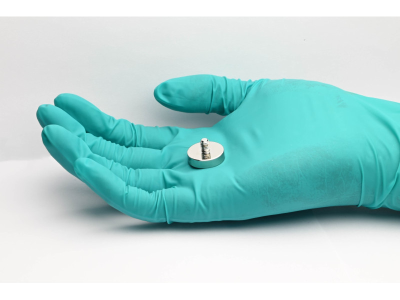 Magnet, diameter 20 mm, M5 utvendig gjenge, neodymium