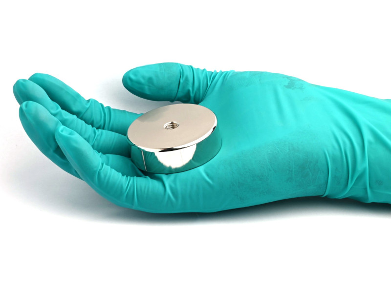 Magnet, průměr 50 mm, vnitřní závit M8, výška 15 mm, neodymový