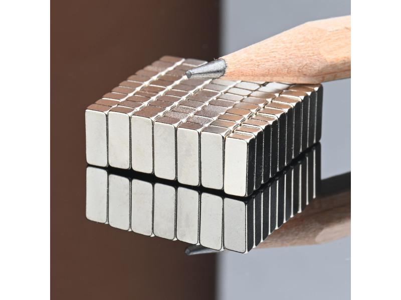 7 x 3 x 2 / N38 - Neodimov magnet (NdFeB)