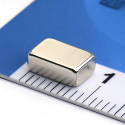 8 x 5 x 3 / N38 - Neodimov magnet (NdFeB)