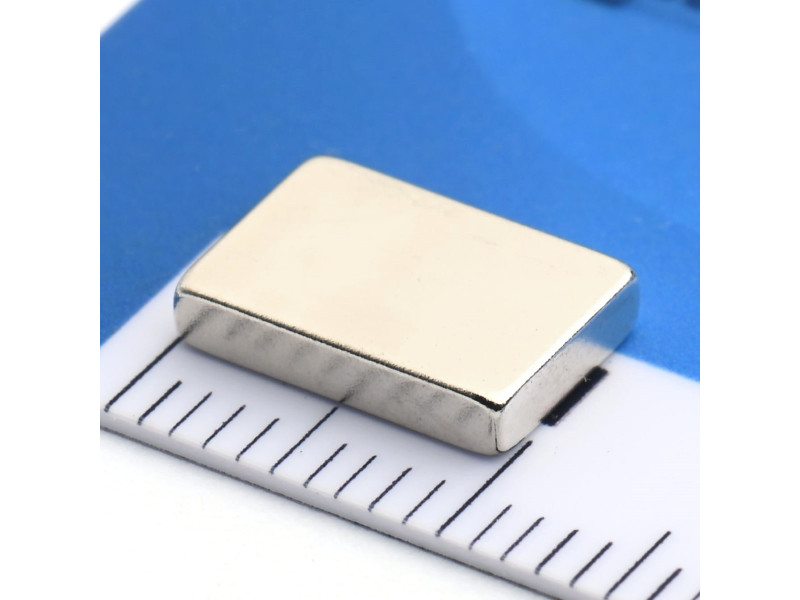 10 x 7 x 2 / N38 - Neodimov magnet (NdFeB)