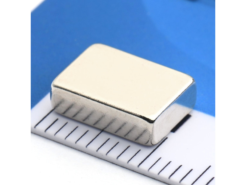 10 x 7 x 3 / N38 - Neodimov magnet (NdFeB)
