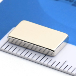 12 x 7 x 2 / N38 - Neodimov magnet (NdFeB)
