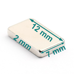 12x7x2 ploščati neodimov magnet