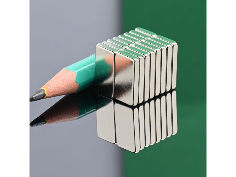 13 x 7 x 2 / N38 - Neodimov magnet (NdFeB)