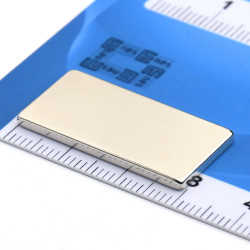 15 x 2 x 30 / N42 - Neodimov magnet (NdFeB)