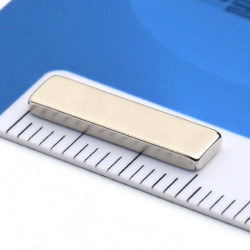 15 x 4 x 1,5 / N38 - Neodimov magnet (NdFeB)