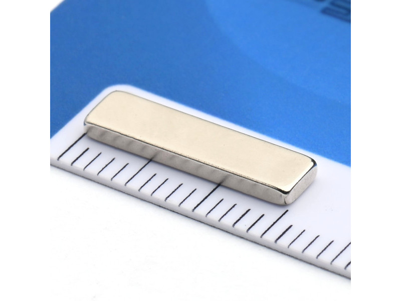 15 x 4 x 1,5 / N38 - Neodimov magnet (NdFeB)