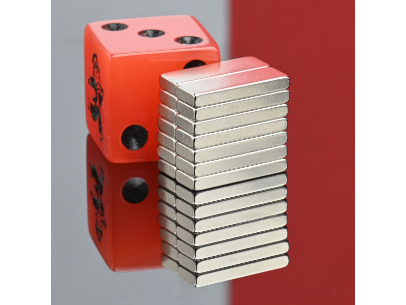 15 x 5 x 2 / N38 - Neodimov magnet (NdFeB)