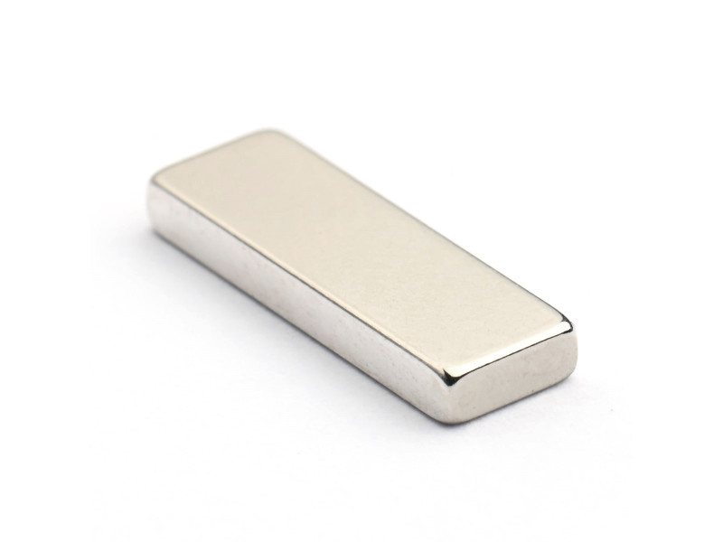 15 x 5 x 2 / N38 - Neodimov magnet (NdFeB)