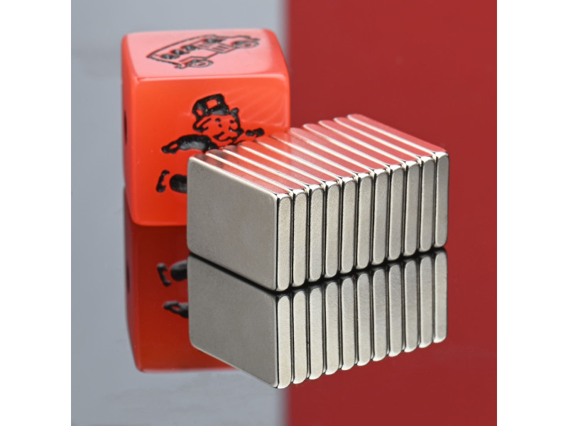 15 x 10 x 2 / N38 - Neodimov magnet (NdFeB)
