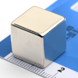 15 x 15 x 15 / N42 - Neodimov magnet (NdFeB)