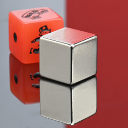 15 x 15 x 15 / N42 - Neodimov magnet (NdFeB)