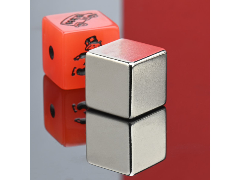 15 x 15 x 15 / N42 - Neodimov magnet (NdFeB)