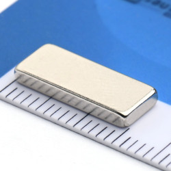 15 x 6 x 2 / N38 - Neodimov magnet (NdFeB)