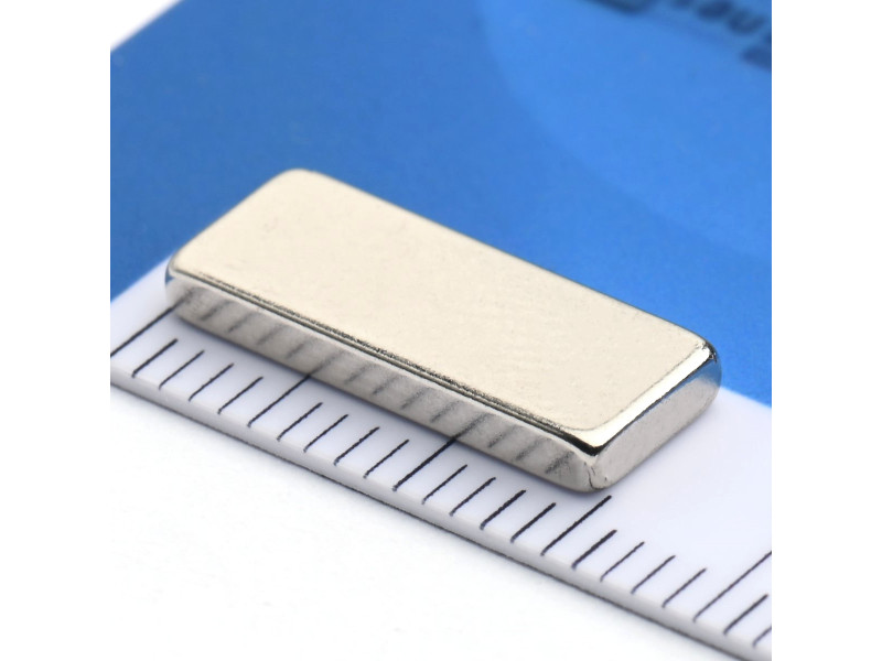 15 x 6 x 2 / N38 - Neodimov magnet (NdFeB)