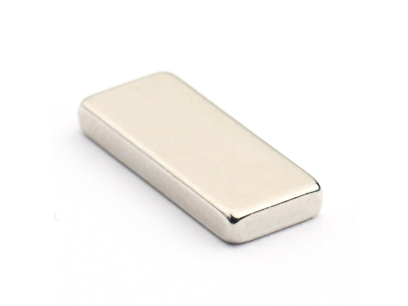 15 x 6 x 2 / N38 - Neodimov magnet (NdFeB)