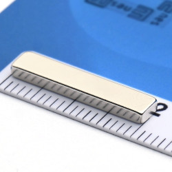 20 x 4 x 2 / N38 - Neodimov magnet (NdFeB)