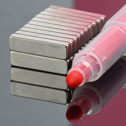 20 x 5 x 3 / N38 - Neodimov magnet (NdFeB)