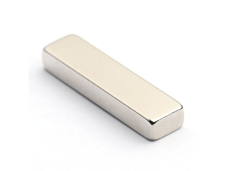 20 x 5 x 3 / N38 - Neodimov magnet (NdFeB)