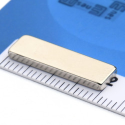 20 x 6 x 2 / N38 - Neodimov magnet (NdFeB)