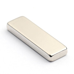 20 x 6 x 2,4 / N38 - Neodimov magnet (NdFeB)