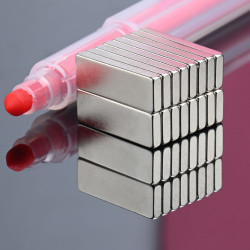 20 x 7 x 2,4 / N38 - Neodimov magnet (NdFeB)