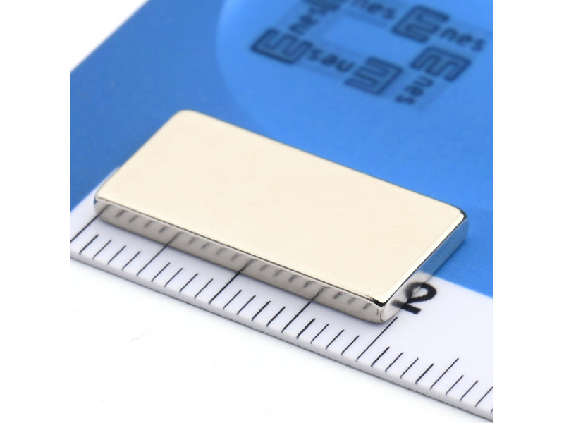 20 x 10 x 2 / N38 - Neodimov magnet (NdFeB)