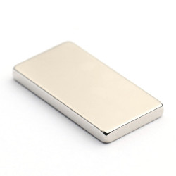 20 x 10 x 2 / N38 - Neodimov magnet (NdFeB)