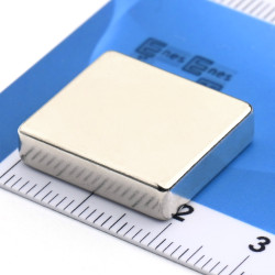 20 x 18 x 5 / N38 - Neodimov magnet (NdFeB)