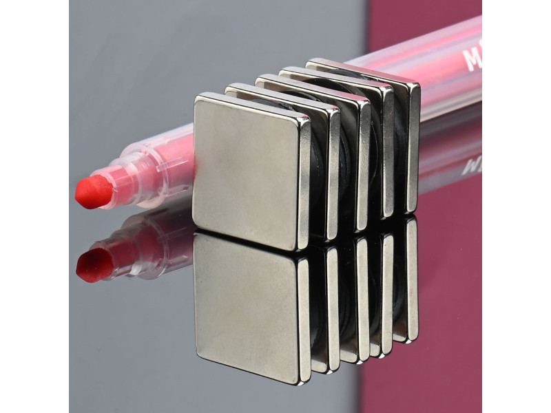 20 x 20 x 3 / N38 - Neodimov magnet (NdFeB)