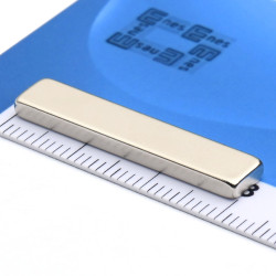 30 x 6 x 2,4 / N38 - Neodimov magnet (NdFeB)