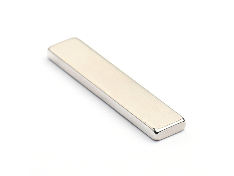 30 x 6 x 2 / N38 - Neodimov magnet (NdFeB)