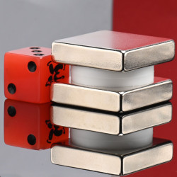 30 x 30 x 7,5 / N38 - Neodimov magnet (NdFeB)