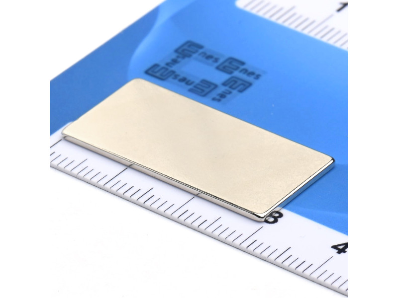 30 x 15 x 1 / N38 - Neodimov magnet (NdFeB)