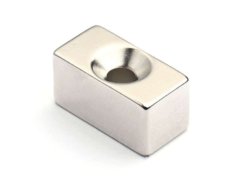 20 X 10 X 10 - D8,8/d4,3 / N38 - Neodimov magnet (NdFeB)