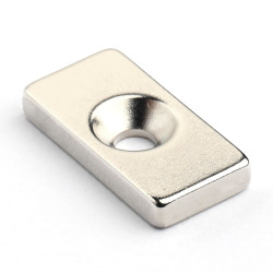 20 X 10 X 3 - D7,2/d3,6 / N38 - Neodimov magnet (NdFeB)