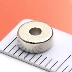 D6 x d2 x 2,5 / N38 - Neodimov magnet (NdFeB)