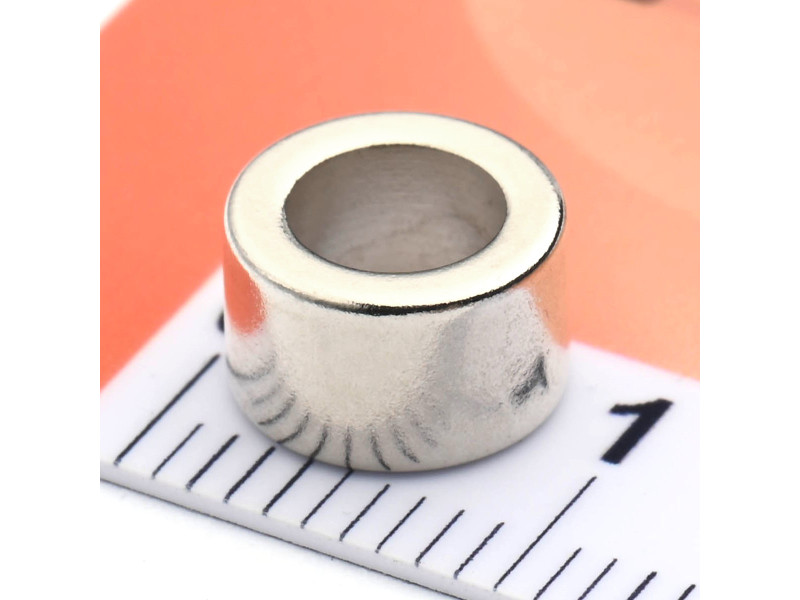 D8 x d5 x 5 / N38 - Neodimov magnet (NdFeB)