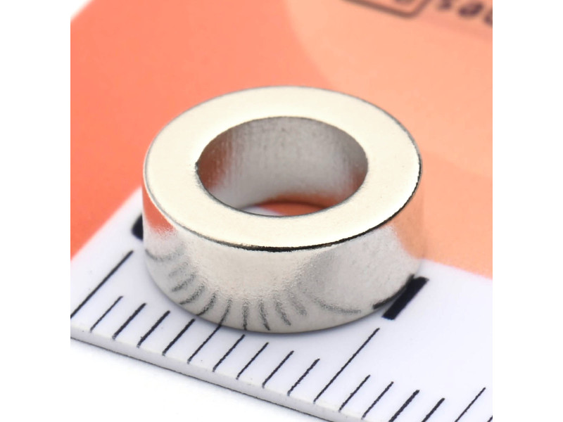D10 x d6 x 4 / N38 - Neodimov magnet (NdFeB)