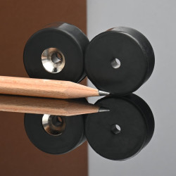 D26,5 x d10,5/4,3 x 11,5 / N42 - magnet de neodim (NdFeB) în cauciuc