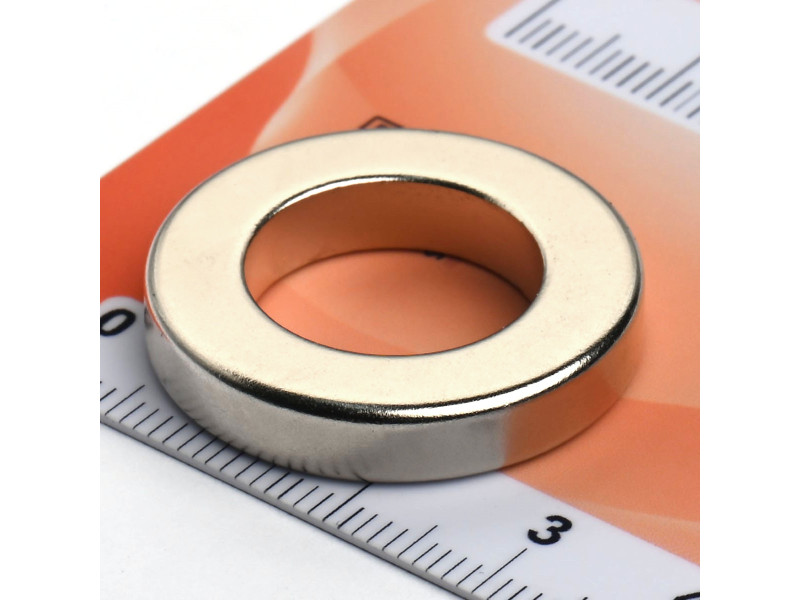 D27 x d16 x 5 / N38 - Neodimov magnet (NdFeB)