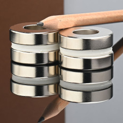 D28 x d13 x 7 / N40 - Neodimov magnet (NdFeB)