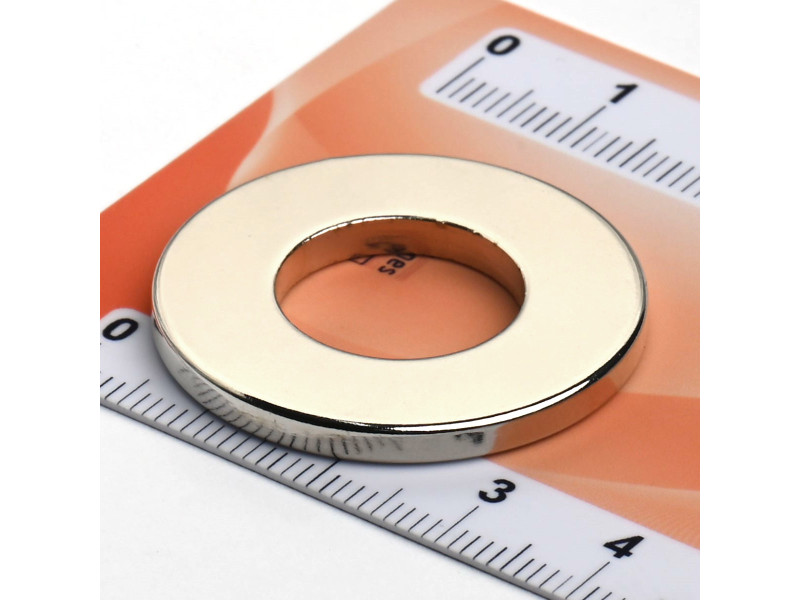 D32 x d16 x 3 / N38 - Neodimov magnet (NdFeB)