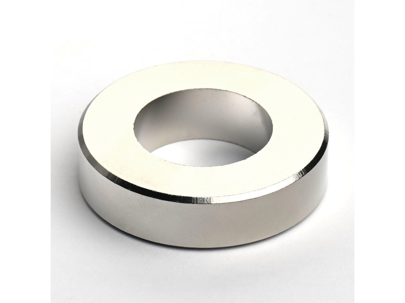 D40 x d22 x 10 / N38 - Neodimov magnet (NdFeB)