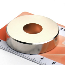 D41 x d15 x 10 / N38 - Neodimov magnet (NdFeB)