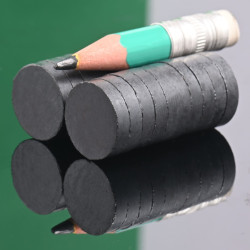 D14 x 3 / F30 - feritni magnet