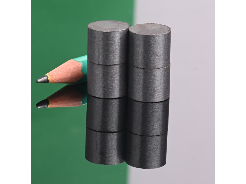 D12 x 10 / F30 - feritni magnet